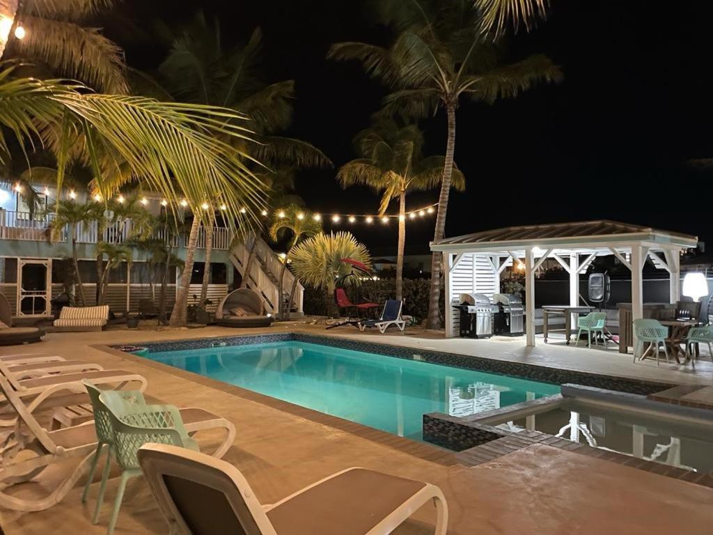 Island Club Turks & Grace Bay Place Exterior photo