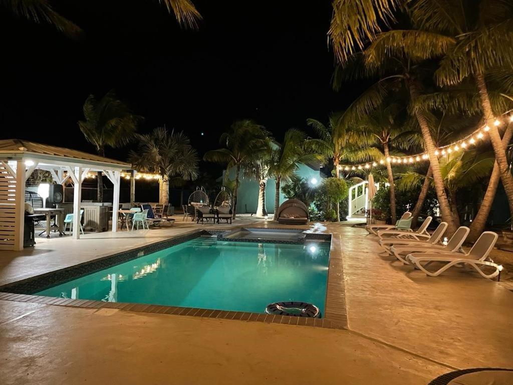 Island Club Turks & Grace Bay Place Exterior photo