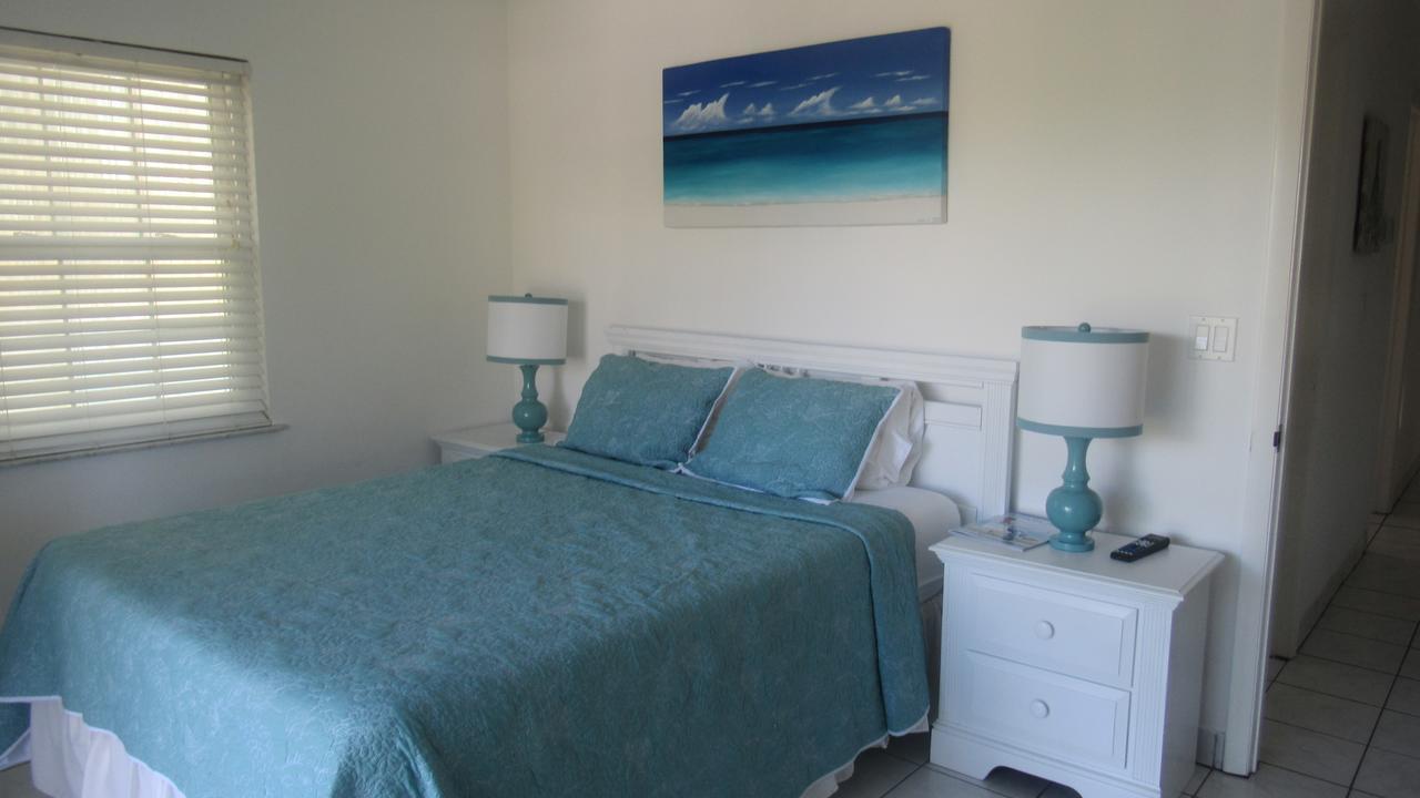 Island Club Turks & Grace Bay Place Exterior photo